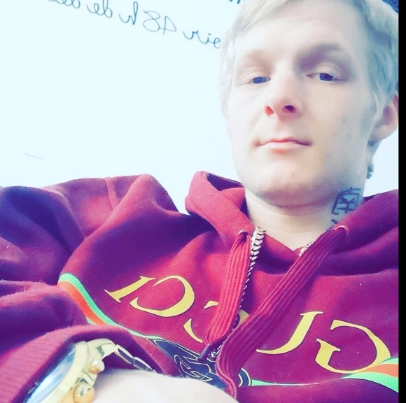 Meet your Posher, Jonathan - Picture 1 of 1